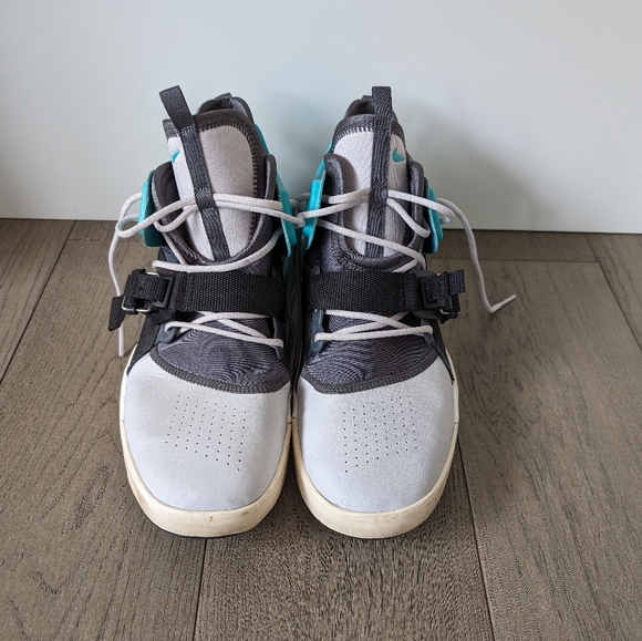 Air Force 270 'Hyper Jade' - Picture 2 of 8